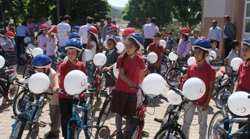 Kilis Toki Orta Okulunda Bisiklet Dağıtım T&ouml;reni Yapıldı