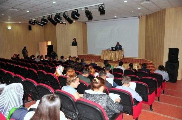 Yyü’de “girişimcilik Ve Başarı” Konferansı