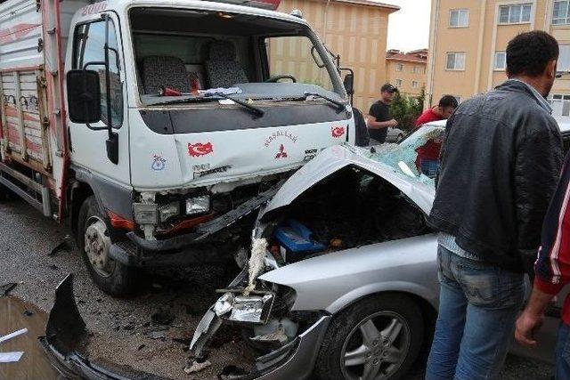 Eski Hisarcık Bağımsız Türkiye Partisi İlçe Başkanı Trafik Kazasında Yaralandı