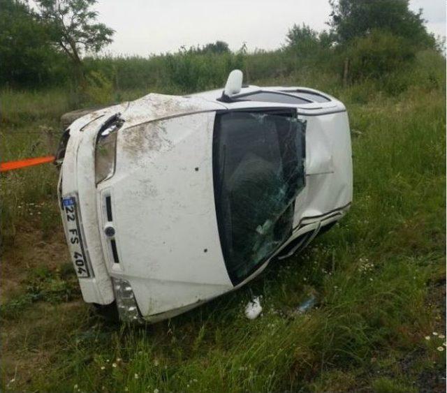 K&ouml;peğe &Ccedil;arpmamak İ&ccedil;in Kaza Yaptı 1