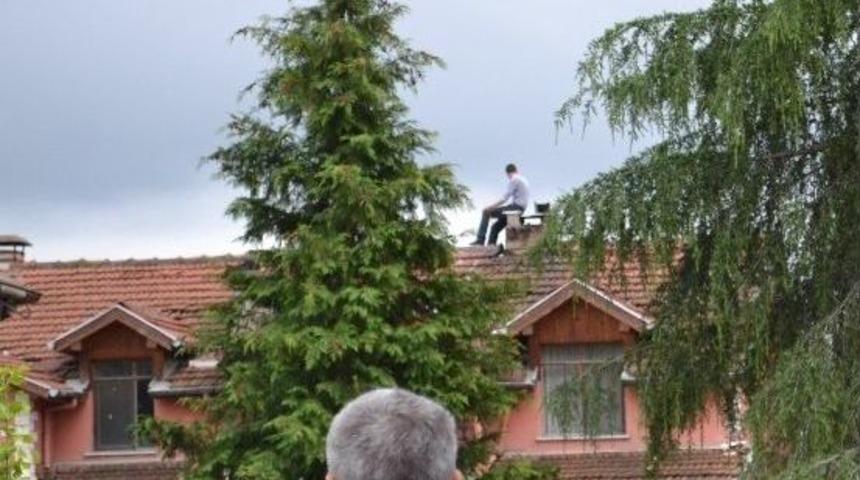 Bonzai İ&ccedil;ti, &Ccedil;atıya &Ccedil;ıkıp İntihar Girişiminde Bulundu