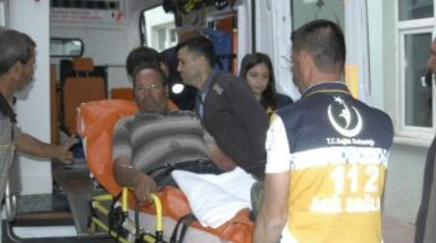&Ccedil;atıdan D&uuml;şen İş&ccedil;i Yaralandı