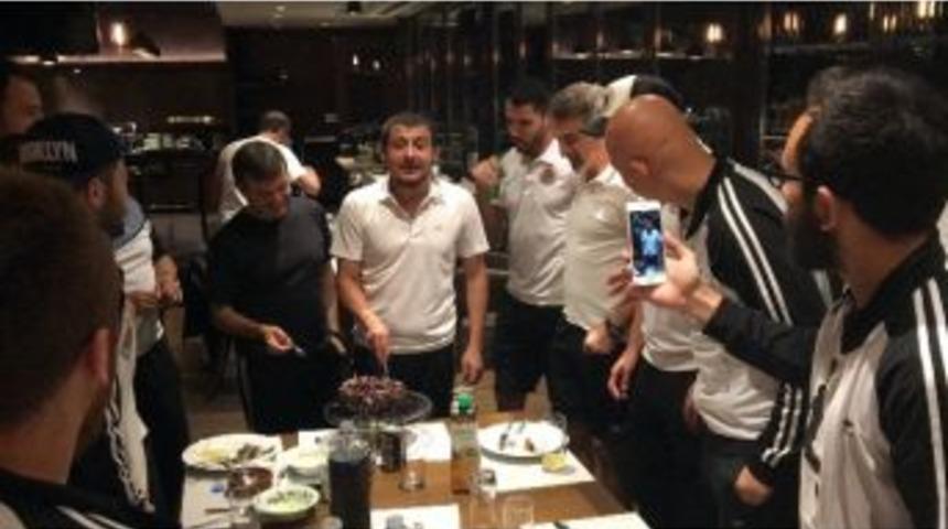 Erkan Hocaya S&uuml;rpriz Kutlama