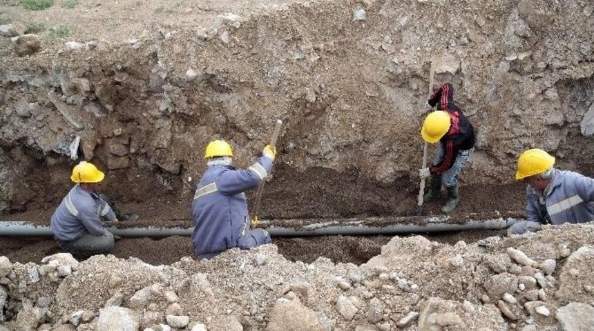 Kale Civarındaki İ&ccedil;me Suyu Şebeke Hattı Değiştiriliyor