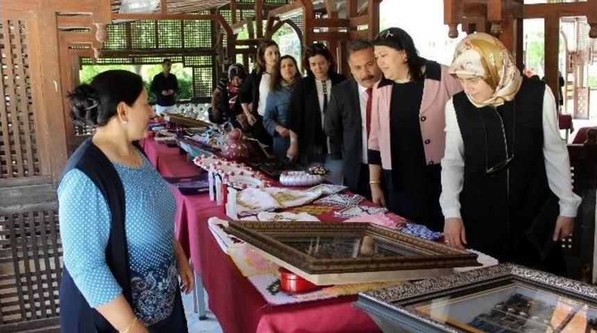 Rehabilite Edilen Kızların Eserleri Büyüledi