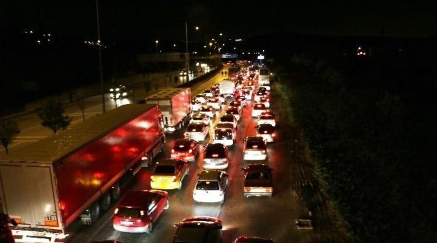 Ankara&rsquo;da 19 Mayıs &Ouml;nlemleri Trafiği Kilitledi