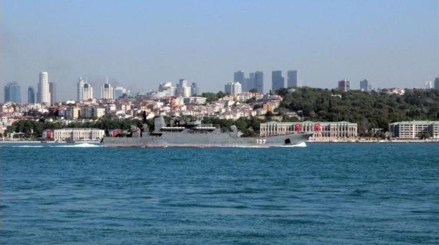 Bu Kez İki Rus Savaş Gemisi Aynı Anda Boğaz&rsquo;dan Ge&ccedil;ti