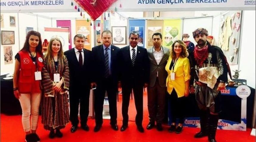 Aydınlı Gen&ccedil;ler, Ankara&rsquo;da Gen&ccedil;lik Etkinliklerine Katıldı