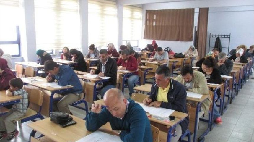 Muş&rsquo;ta &Ouml;ğrenci Velileri Sınava Girdi