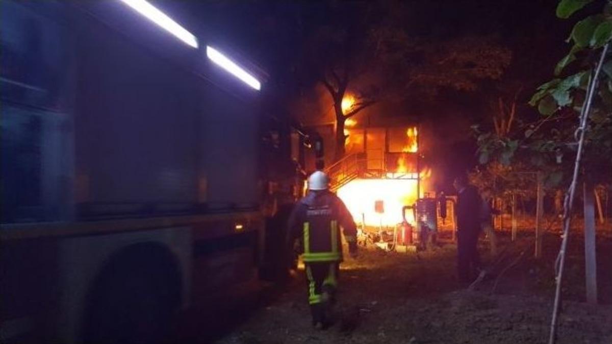 Koyteyner Ev Alev Alev Yandı