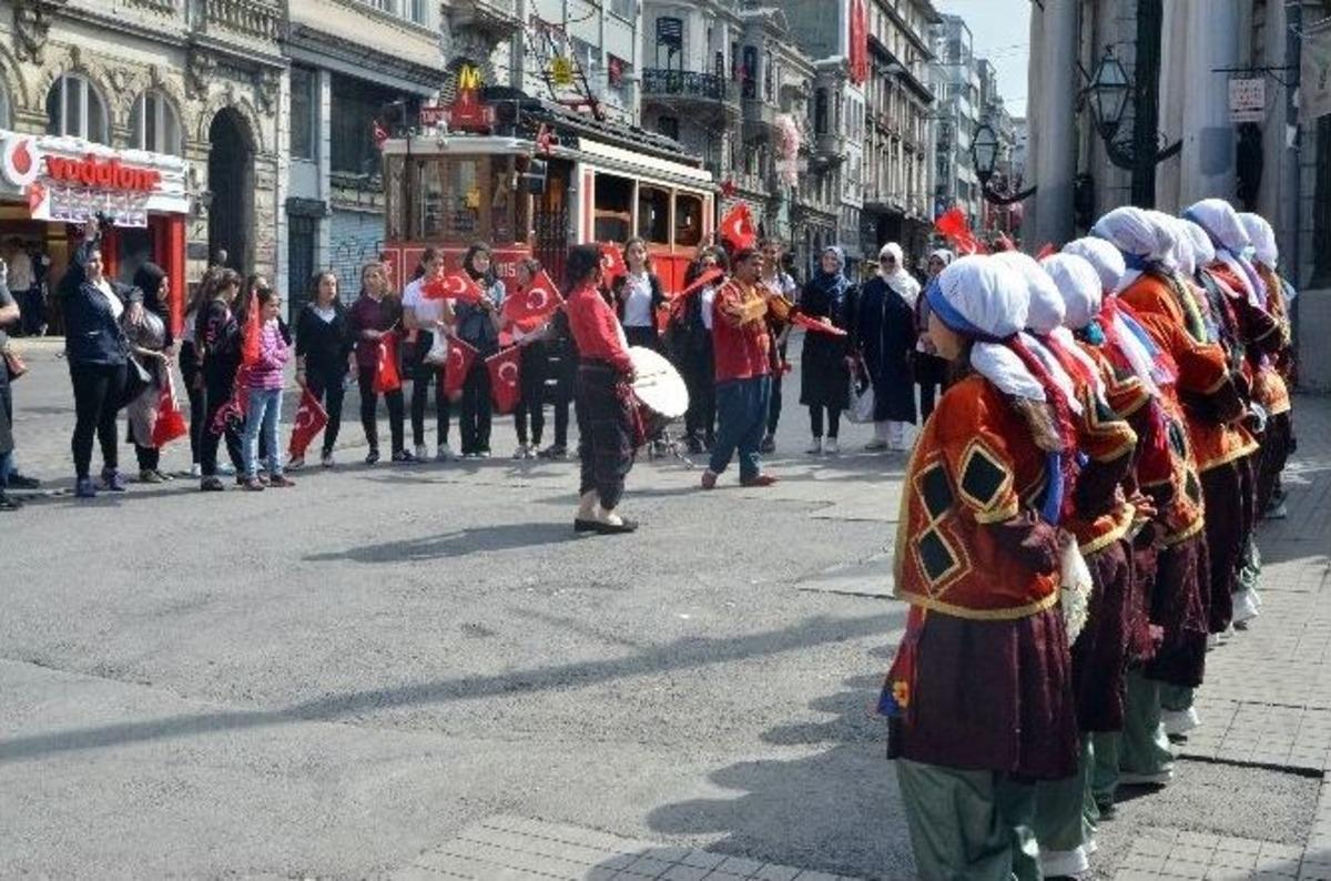 Beyoğlu&rsquo;nda Davullu Zurnalı 19 Mayıs Kutlaması