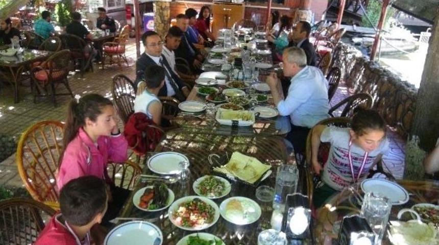 Kaymakam İnan, Başarılı Sporcularla Bir Araya Geldi