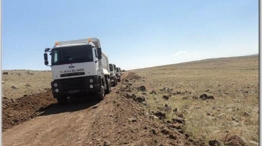 Yol &Ccedil;alışmaları S&uuml;r&uuml;yor