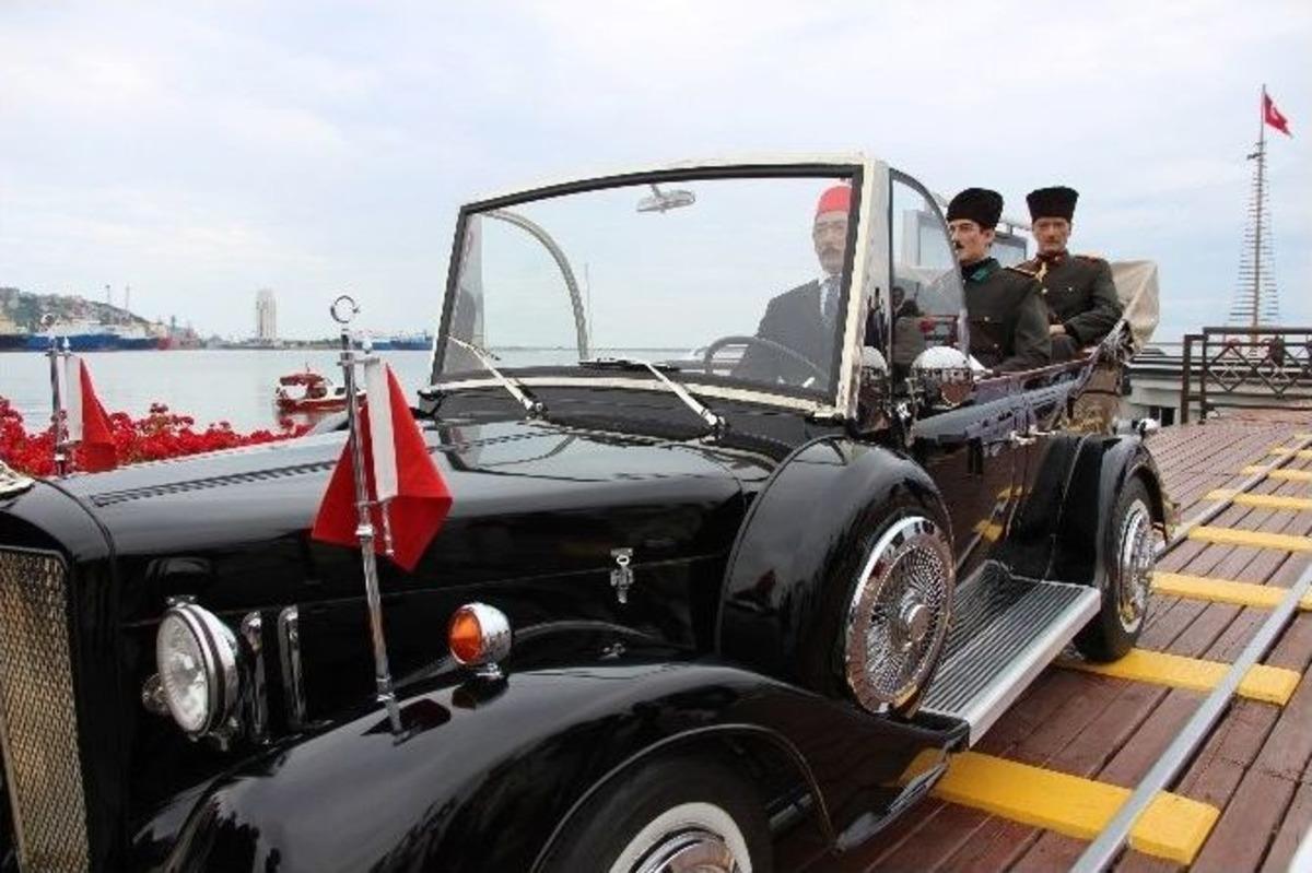 Atat&uuml;rk&rsquo;&uuml; Temsil Eden Bayrak Karaya &Ccedil;ıkarıldı