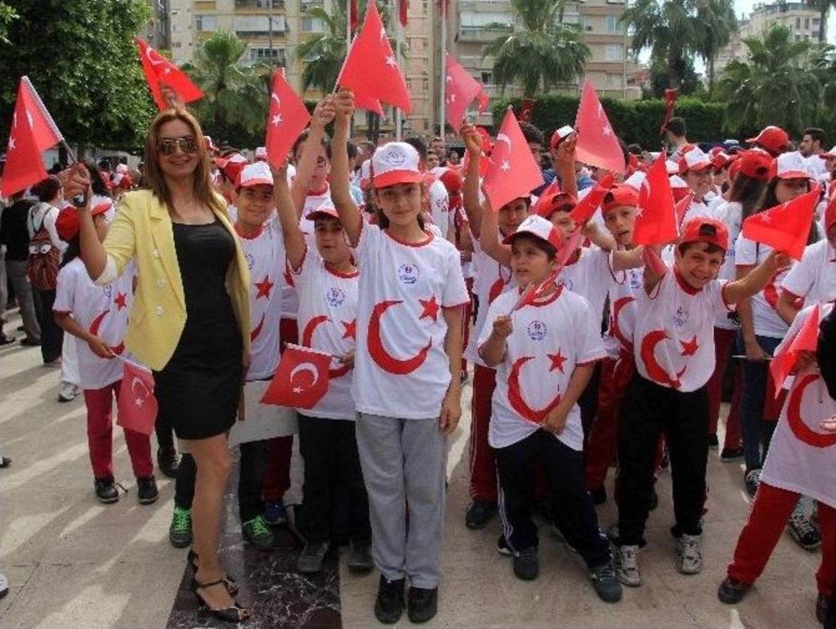 Adana&rsquo;da Bayrama Down Sendromlu Gen&ccedil;ler Damgasını Vurdu