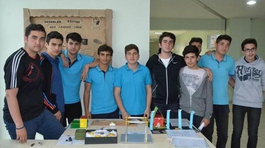 Sivas&rsquo;ta Batı Koleji &Ouml;ğrencileri Projelerini Sergiledi