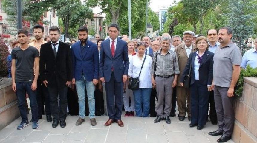 Chp, Atat&uuml;rk Anıtı&rsquo;na &Ccedil;elenk Sundu
