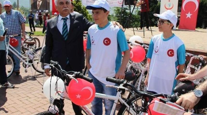 78 &Ouml;ğrenciye Bisiklet T&ouml;renle Dağıtıldı