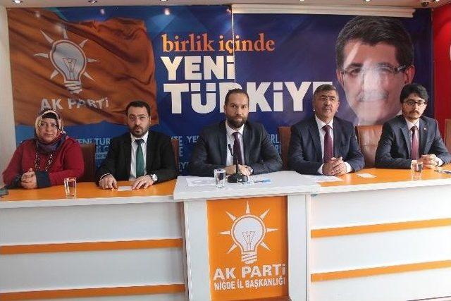 Ak Parti Niğde İl Başkanı Emrah Özdemir;