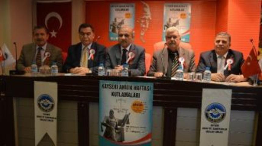 Kayseri&rsquo;de 2016 Yılının Ahisi Ekonomi Bakanı Mustafa Elitaş Se&ccedil;ildi