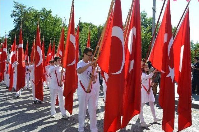 Isparta&rsquo;da Gen&ccedil;lerin Bayram Coşkusu 1