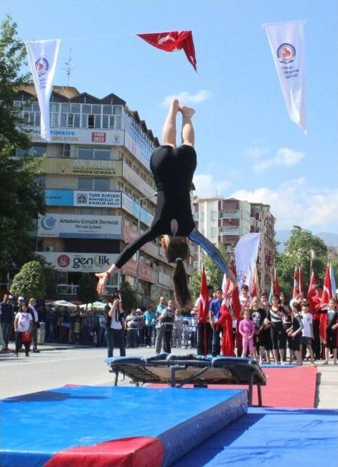 Denizli&rsquo;de 19 Mayıs, G&uuml;venlik &Ouml;nlemleri Altında Kutlandı