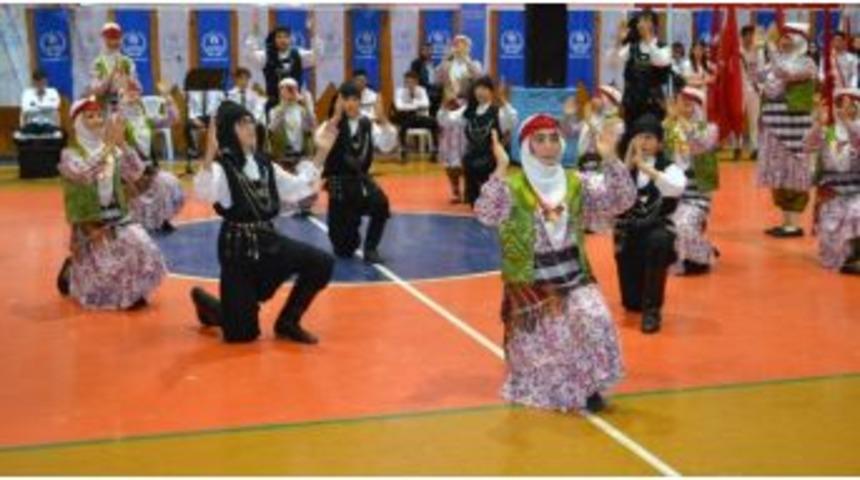 19 Mayıs Salonda Kutlandı