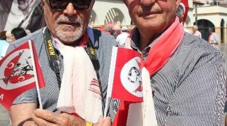 45 Yıllık Arkadaşını 19 Mayıs Gezisinde Buldu