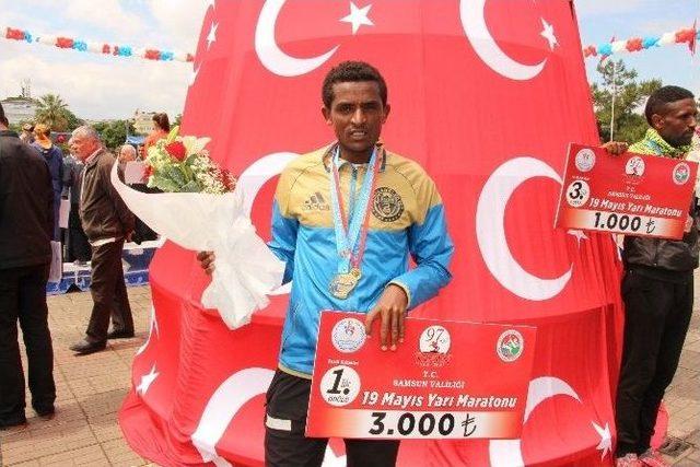 19 Mayıs Uluslararası Yarı Maratonu Samsun’da Yapıldı