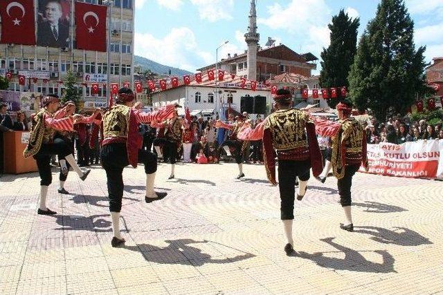 Devrek’te 19 Mayıs Coşkuyla Kutlandı