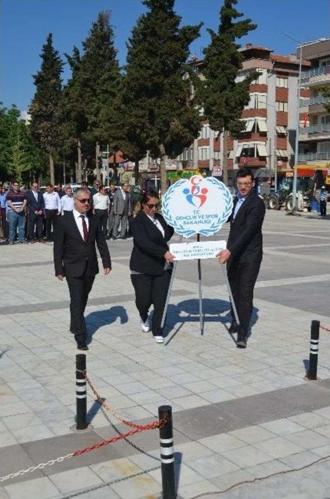 Kula&rsquo;da 19 Mayıs Coşkuyla Kutlandı