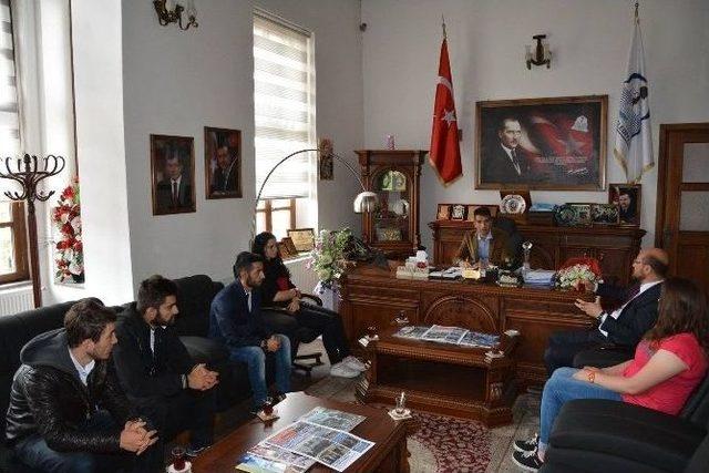 Başkan &Ouml;zcan Makam Koltuğunu Gen&ccedil;liğe Devretti 1