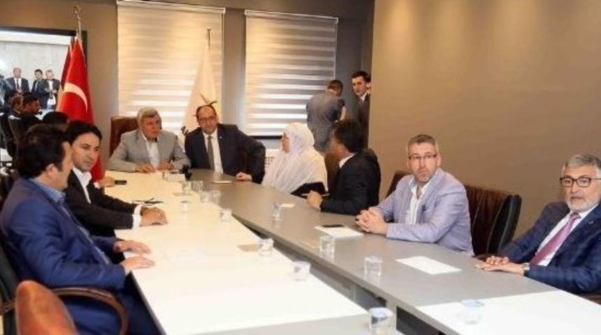 Başkan Karaosmanoğlu, Eskişehir&rsquo;de Tecr&uuml;belerini Paylaştı