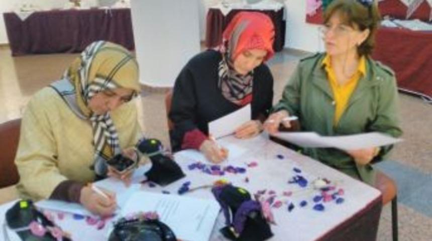 İzmek &Ouml;ğretmenleri D&uuml;zce&rsquo;de J&uuml;ri &Uuml;yeliği Yaptı