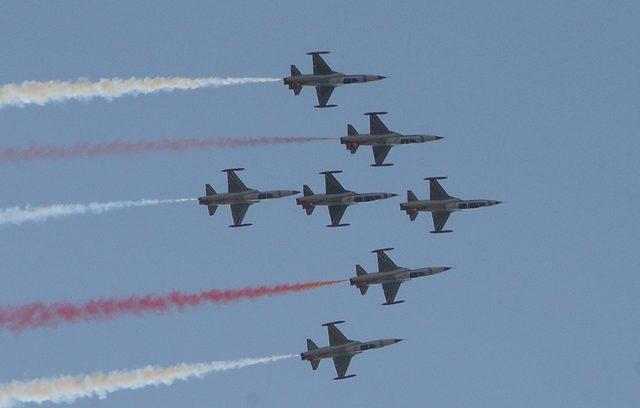 Eskeşehir'de Türk Yıldızları'ndan 'kurtuluş günü' gösterisi