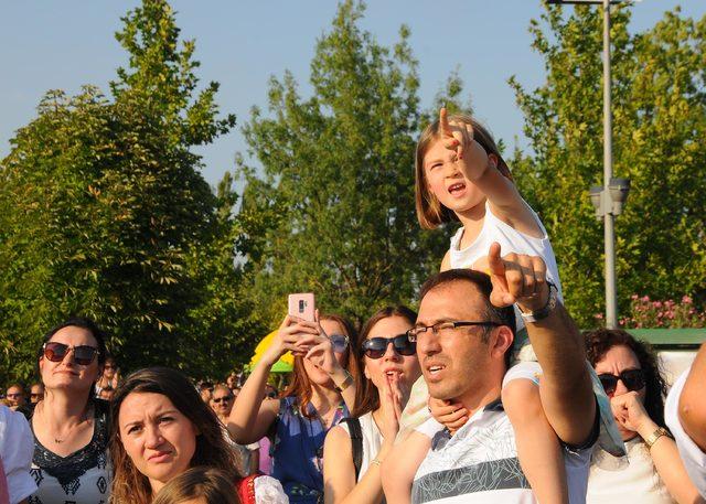 Eskeşehir'de Türk Yıldızları'ndan 'kurtuluş günü' gösterisi