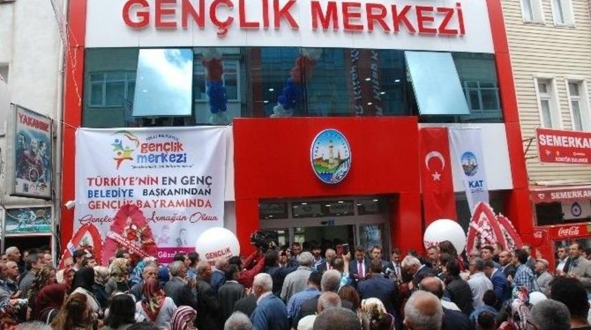 Tokat&rsquo;ta Gen&ccedil;lik Merkezi A&ccedil;ıldı