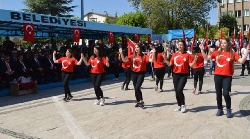 Uşak&rsquo;ta 19 Mayıs Gen&ccedil;lik Ve Spor Bayramı Kutlandı