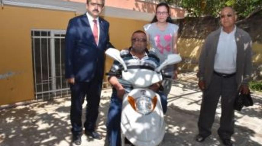 Haluk Alıcık, Bir Engelli Vatandaşa Daha Yardım Eli Uzattı