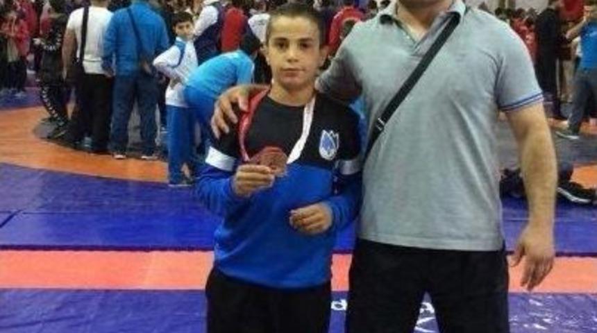 Yunusemreli G&uuml;reş&ccedil;i T&uuml;rkiye 3.s&uuml; Oldu