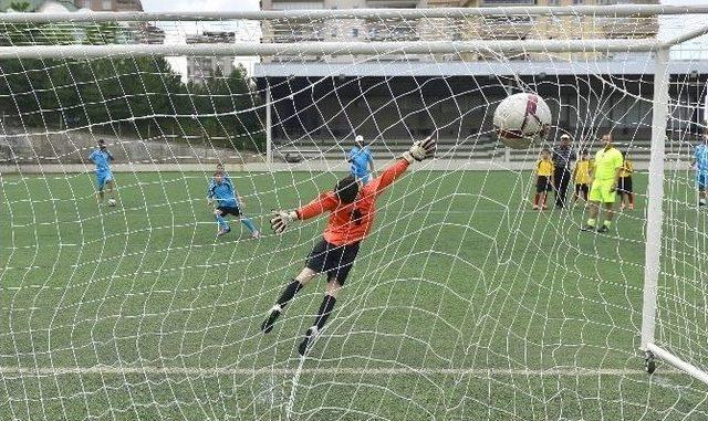 &Ouml;ğrenciler &lsquo;başkanlık Kupası&rsquo;nda Yarışıyor 1