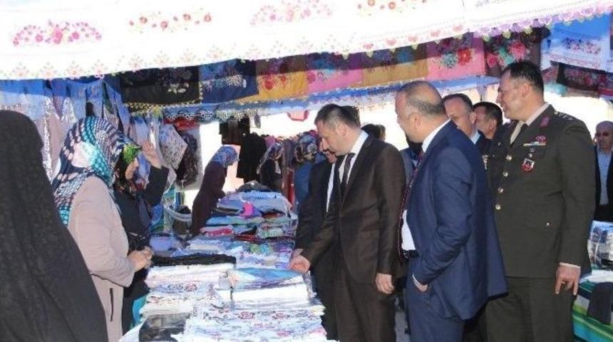 Oltu&rsquo;da Eğitim &Ccedil;ağındaki &Ouml;ğrencilere Yardım Derneğinden Kermes
