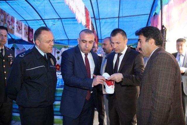 Oltu’da Eğitim Çağındaki Öğrencilere Yardım Derneğinden Kermes 1