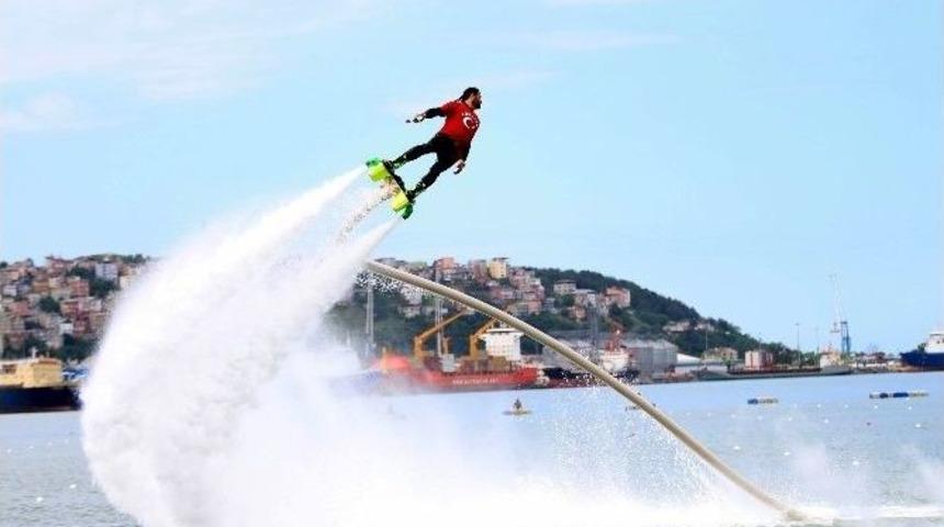 Samsun&rsquo;da Nefes Kesen Flyboard G&ouml;sterisi