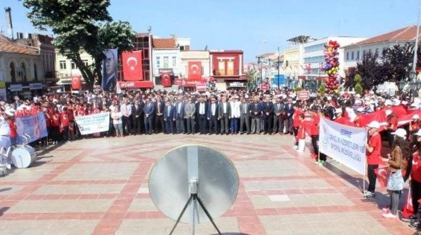 19 Mayıs Atat&uuml;rk&rsquo;&uuml; Anma, Gen&ccedil;lik Ve Spor Bayramı Edirne&rsquo;de Kutlandı
