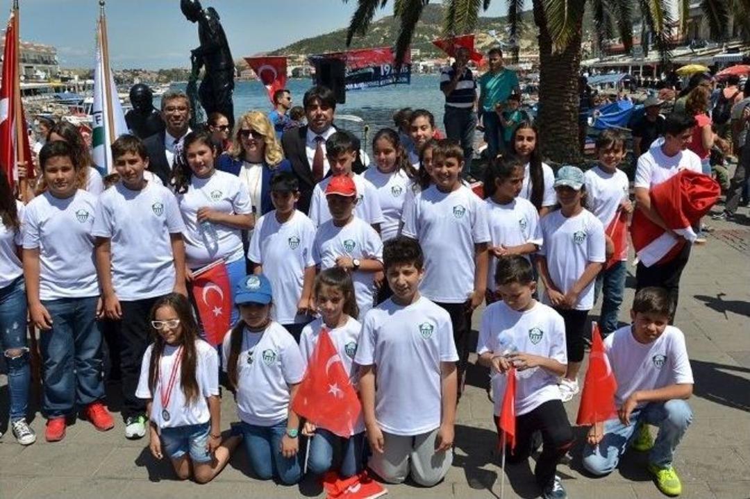 Fo&ccedil;a&rsquo;da 19 Mayıs Coşkusu