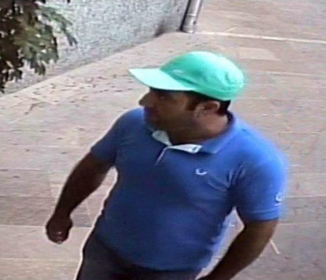 Televizyon Kanalı Sahibine Evinin &Ouml;n&uuml;nde Yumruklu Saldırı 1