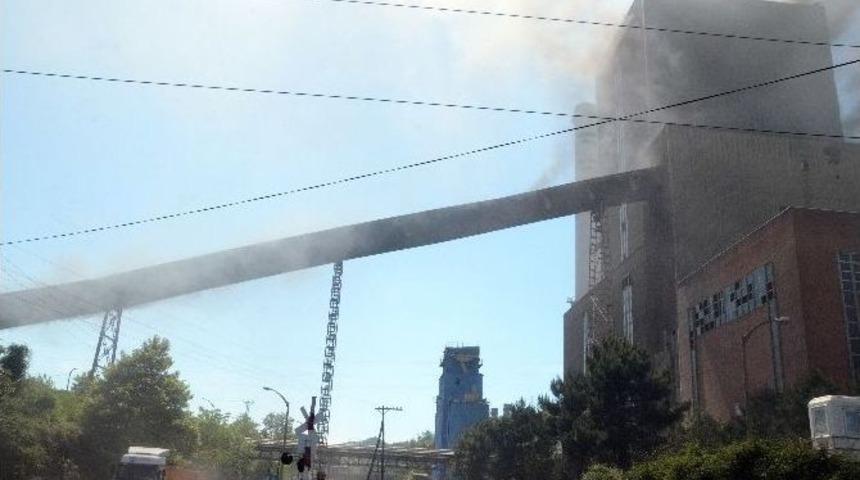 Termik Santraldeki Yangın Kontrol Altına Alındı