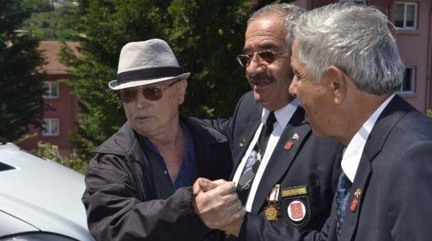 Gaziler, Hasta Arkadaşlarını Evlerinde Ziyaret Etti