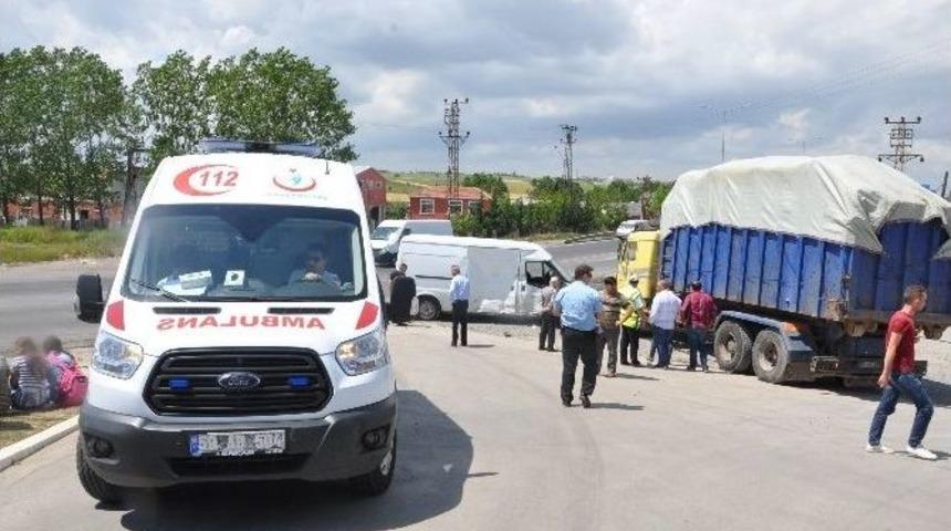 Tekirdağ&rsquo;da Zincirleme Kaza: 2 Yaralı